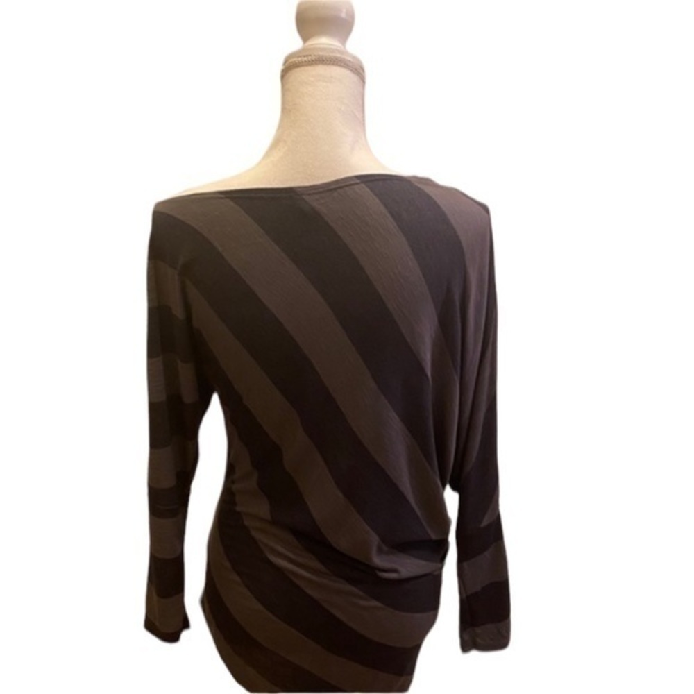 Striped top - Picture 2 of 3
